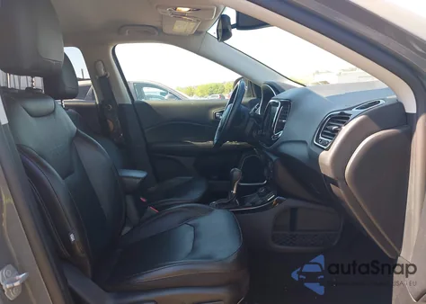 2020 Jeep Compass Limited 4X4 z USA, uszkodzony, nr VIN 3C4NJDCB4LT111701